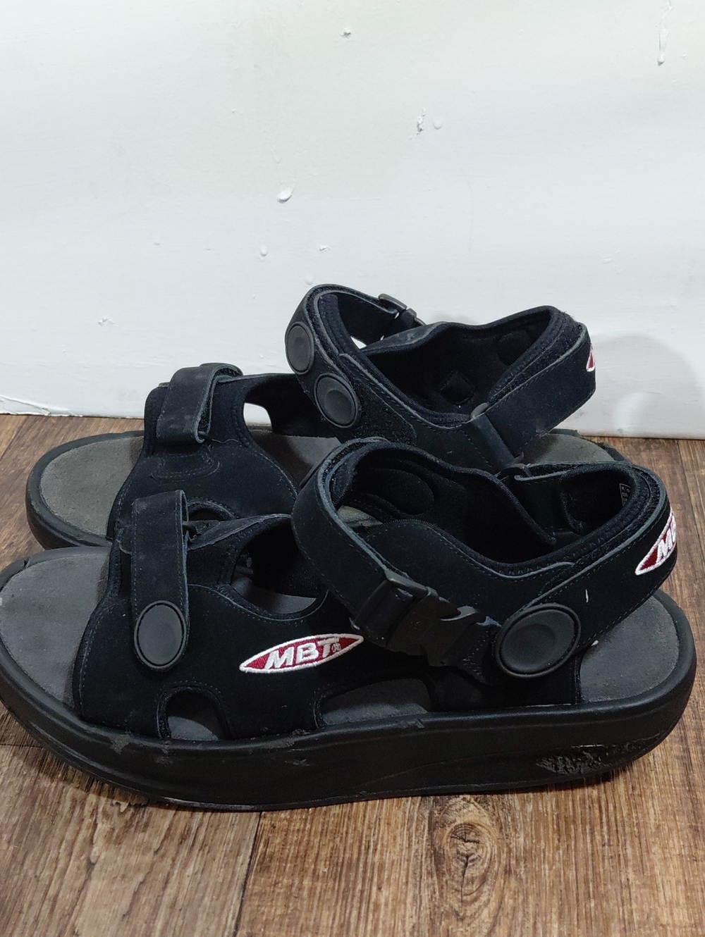 MBT Kissumu Black C Men's Hook & Loop Open-Toe Sport Sandals Size 40/8